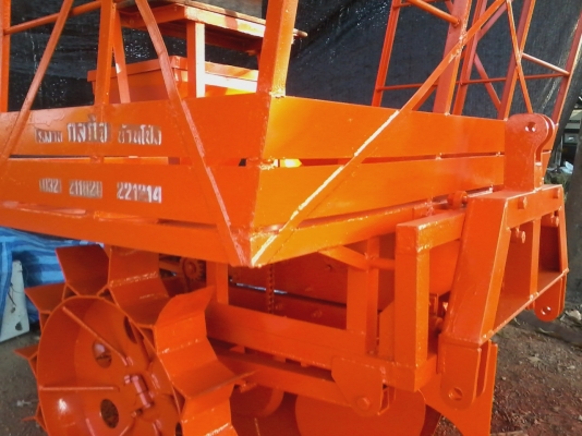 ขายเครื่องปลูดอ้อยยี่ห้อกลกิจบ้านโป้งราชบุรีสภาพใช้งานได้เลย