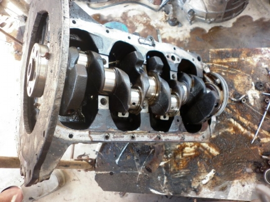 ต้องการขาย เสื้อเครือง NISSAN SUNNY E13