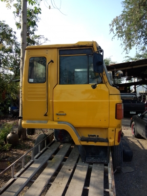 หัวเก๋งสิบล้อ Nissan UD อุปกรณ์ตามรูปสวยๆ