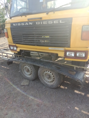 หัวเก๋งสิบล้อ Nissan UD อุปกรณ์ตามรูปสวยๆ