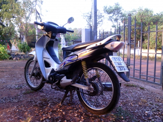 ขายHonda WAVE125R เครื่องดีรถเดิมมือเดียวพร้อมใช้เล่มพร้อมชุดโอนราคา16,900 บาท