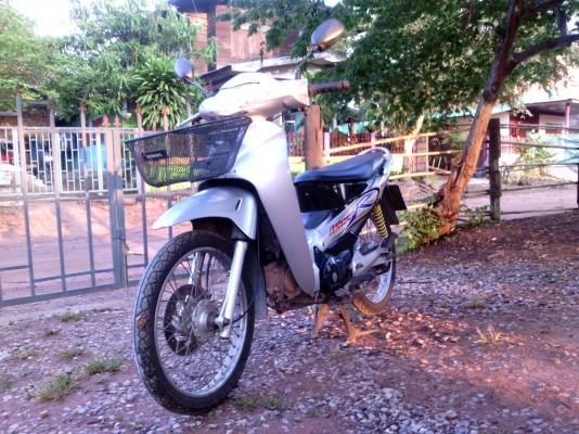 ขายHonda WAVE125R เครื่องดีรถเดิมมือเดียวพร้อมใช้เล่มพร้อมชุดโอนราคา16,900 บาท