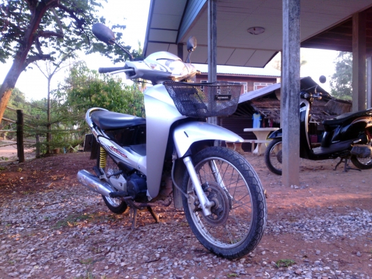 ขายHonda WAVE125R เครื่องดีรถเดิมมือเดียวพร้อมใช้เล่มพร้อมชุดโอนราคา16,900 บาท