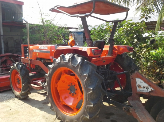 ขาย แทรกเตอร์ KUBOTA M5000 เครื่องดี เกียร์ดี อุปกรณ์สวยๆคับ