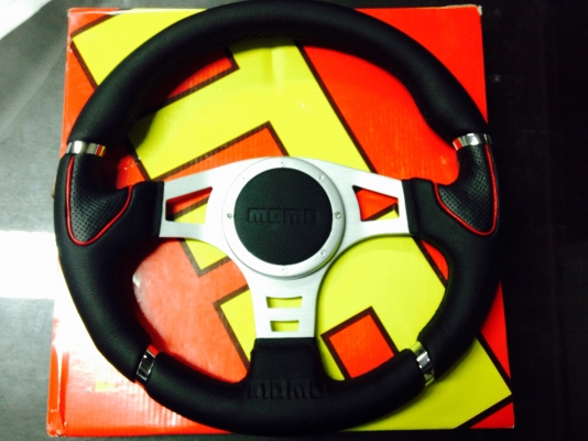 พวงมาลัย momo งานสวยหนังนิ้มมาก