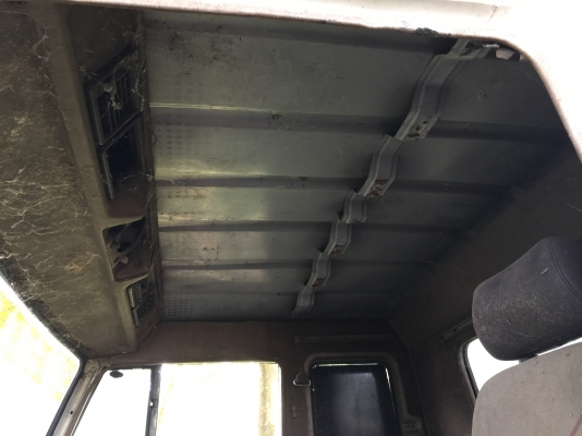 6ล้อติดเครน..150 แรง(รถจอดฝุ่นจับหนูทำรัง) HINO KR360 กระบะเหล็ก วางหัวฟูโซ่..เครน3ตันไม่สมบูรณ์...