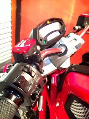 T&amp;T BIKE RAMA2 ราคาเบาๆ 319000 DUCATI M795 ABS ปี2013 วิ่งน้อย2XXXโล ของแต่งตามรูปเลยคับ