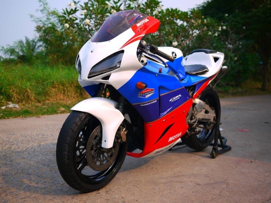 ขาย Cbr400 พร้อมทะเบียนแท้ แฟริ่ง Rc212 ท่อสูตรลั่นๆ เครื่องสดๆ ราคา 79000