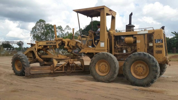 ขายด่วน 2คัน  เกรดเดอร์caterpillar 140G5MD&amp;รถบดสั่นสะเทือน Dynapac CA251D