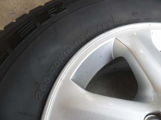 ล้อแม็ก 16นิ้ว 6รู อีซูสุ พร้อมยาง สวยๆ 4 ล้อ ราคา 6700 บาท