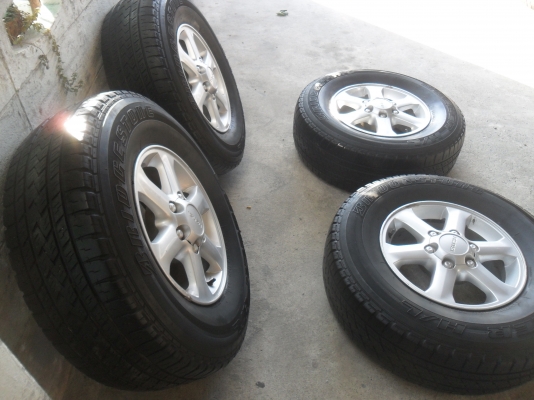 ล้อแม็ก 16นิ้ว 6รู อีซูสุ พร้อมยาง สวยๆ 4 ล้อ ราคา 6700 บาท