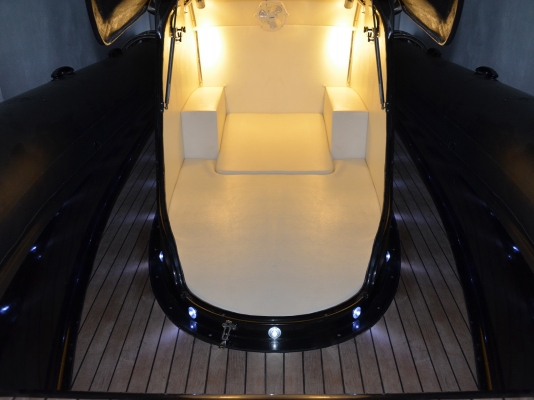 ขายเรือ CRB830 - DARK KNIGHT