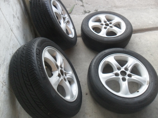 ล้อแม็ก 16นิ้ว 5รู114 พร้อมยาง สวยๆ 4 ล้อ ราคา 4700 บาท ล้อแม็ก 16นิ้ว 5รู114 พร้อมยาง สวยๆ 4 ล้อ ราคา 4700 บาท