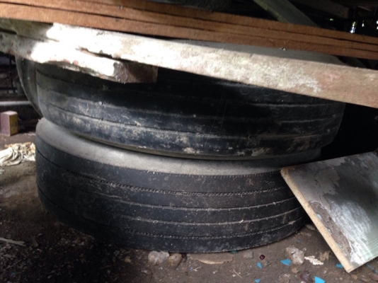 (22ล้อ)10ล้อหัวลาก320แรง2เพลาติดก๊าซNGVและหางเทเลอร์ไม่ดั้ม3คานแท้ยาว12ม....รถปี*2551(2008) พร้อมกัน รถสวย หางสวย...เล่มพร้อม