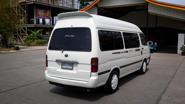 TOYOTA COMMUTER 1998