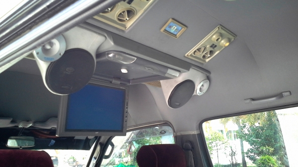 TOYOTA COMMUTER 1998