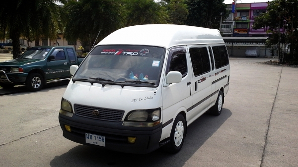 TOYOTA COMMUTER 1998