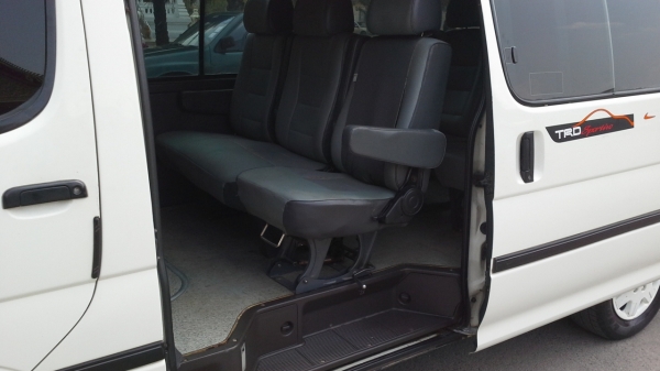 TOYOTA COMMUTER 1998