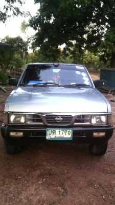 Nissan Big M ฝาแดง จอโค้ง สภาพดี Nissan Big M ฝาแดง จอโค้ง สภาพดี