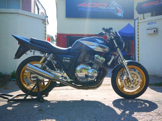 ขาย Superfour พร้อมทะเบียนแท้ๆ แต่งสตั้น เครื่องสดๆ สีใหม่ ท้ายแต่ง กันล้ม ระบบไฟสมบูรณ์