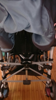 ขายรถเข็นเด็ก carmera lexar และเตียง เพเพ็น Garco