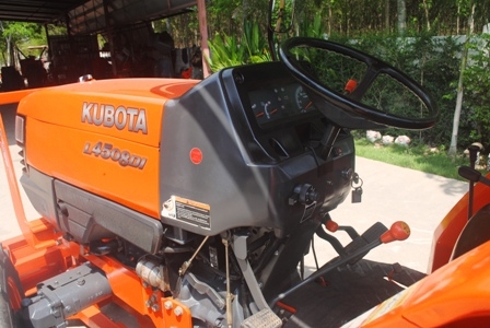 ขายรถไถKubota L4508DI (4WD) พร้อมใบมีดหน้า และผานพรวนช้างใหม่ ขายรถไถKubota L4508DI (4WD) พร้อมใบมีดหน้า และผานพรวนช้างใหม่