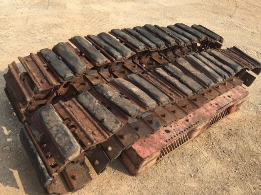 ขายแทรคเหล็ก ใช้กับ รถขุด KOBELCO SK030 นำเข้าจากญี่ปุ่น ติดต่อ 081-2990958/089-8368497 (เจ้าของขายเอง)