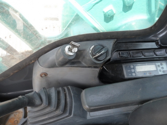 ขาย รถนอกนำเข้า Kobelco SK210LC-8 ไฟฟ้าเต็ม ราคาพิเศษ