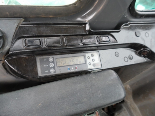 ขาย รถนอกนำเข้า Kobelco SK210LC-8 ไฟฟ้าเต็ม ราคาพิเศษ