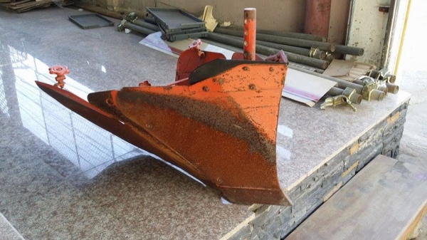 ตัวแหวกร่อง เก่าญี่ปุ่น ใช้ติดกับรถไถเดินตาม หรือรถพรวนดิน ช่วยในการขึ้นร่องไถได้ง่ายและสะดวกขึ้น สภาพดี