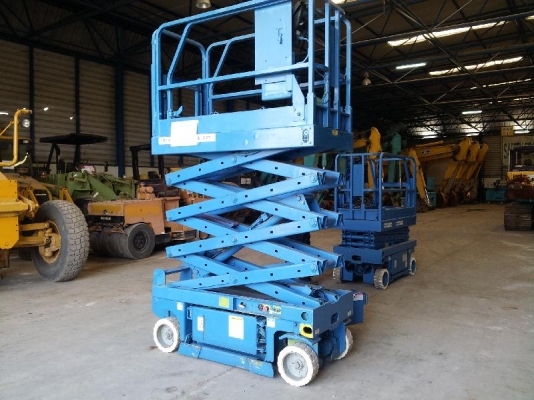 GS1930 : รถกระเช้า Genie 5.8 เมตร Tel. กุ้ง:0813062283