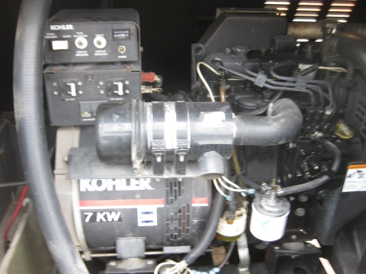 เครื่องปั่นไฟภาคสนาม พร้อมพ่วง และไฟสปอตร์ไลท์ เครื่องปั่นไฟภาคสนาม พร้อมพ่วง และไฟสปอตร์ไลท์