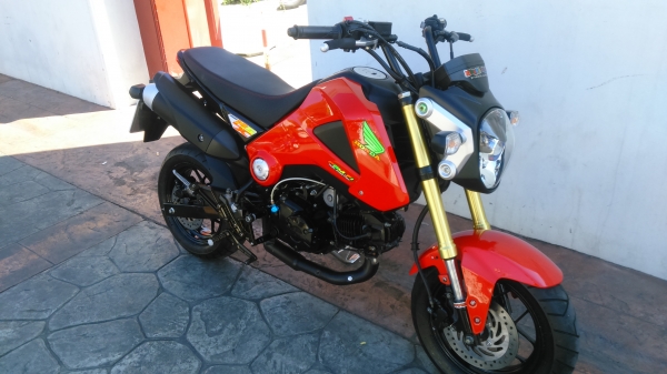 ขายรถ HONDA MSX 125 C.C ปี56 สีแดงสดสด สภาพสวย รถเดิมเดิม วิ่งน้อย แค่2พันกว่าโล รถสภาพไหม่มากไม่ค่อยได้ขับ เลยขายดีกว่า คุ้มคับ กะราคาและรถสภาพขนาดนี้ เล่มทะเบียนพร้อมโอนคับ ( แถมสแตนขึ้นล้อไห้ด้วยคับ )เปิดราคา 52000 บาท K.tum 0971977571 *ส่งทั่วโลก*ไอดี