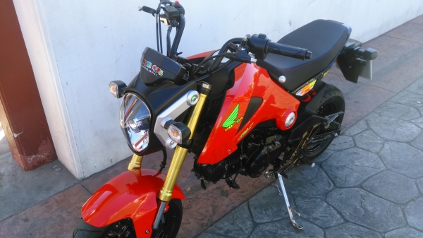 ขายรถ HONDA MSX 125 C.C ปี56 สีแดงสดสด สภาพสวย รถเดิมเดิม วิ่งน้อย แค่2พันกว่าโล รถสภาพไหม่มากไม่ค่อยได้ขับ เลยขายดีกว่า คุ้มคับ กะราคาและรถสภาพขนาดนี้ เล่มทะเบียนพร้อมโอนคับ ( แถมสแตนขึ้นล้อไห้ด้วยคับ )เปิดราคา 52000 บาท K.tum 0971977571 *ส่งทั่วโลก*ไอดี