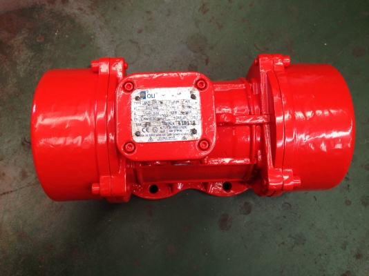 ขายมอเตอร์สั่น-เขย่า Oli made in Italy ขนาด 0.3kw สภาพสวย พร้อมใช้งาน มี 2 ตัวครับ