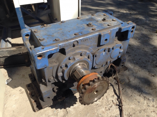 ขายหัวเกียร์ทดรอบ Paramax Sumitomo อัตราทด 1:10 ใช้กับมอเตอร์ 20HP. สภาพสวย หมุนนิ่ม พร้อมใช้งาน