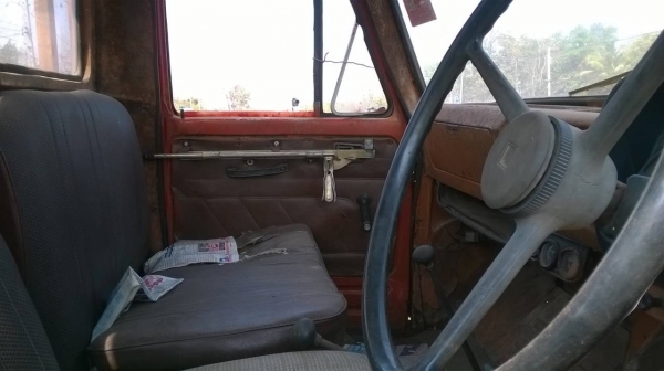 ขาย 6 ล้อหัวยาว รุ่นคัสซีใหญ่ สวยตลอดเส้น เครื่องเดิม TX ทะเบียนพร้อมโอน ราคาต่อรองได้ครับ