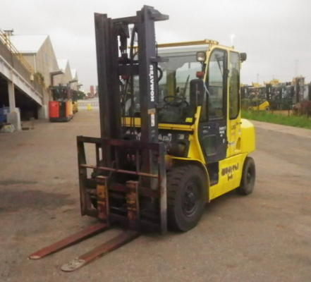 จำหน่าย Forklift KOMATSU 3.5 ตัน ดีเซล ญี่ปุ่น FD35T-7  เกียร์ออโต้  ปี 2003 เสา 4 เมตร เครื่อง 6 สูบ นำเข้าตรงจากโยโกฮาม่า