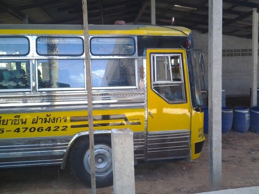 ขายรถบัสรับส่งนักเรียน