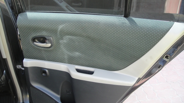 TOYOTA YARIS 1.5E มือเดียวตั้งแต่ป้ายแดง เจ้าของขายเอง สวยเดิม ไม่เคยฃน