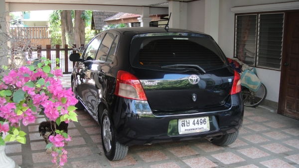 TOYOTA YARIS 1.5E มือเดียวตั้งแต่ป้ายแดง เจ้าของขายเอง สวยเดิม ไม่เคยฃน