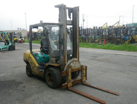 จำหน่าย Forklift KOMATSU 3 ตัน ดีเซล ญี่ปุ่น FD30T-15  เกียร์ออโต้  ปี 2004 เสา 4 เมตร มี Rotating เครื่อง 4 สูบ นำเข้าตรงจากโยโกฮาม่า