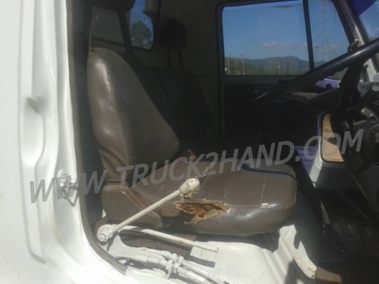 รถบรรทุก 6 ล้อดัมพ์ HINO   รุ่น FB112    ปีจดทะเบียน 2547