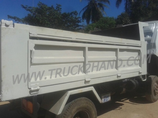 รถบรรทุก 6 ล้อดัมพ์ HINO   รุ่น FB112    ปีจดทะเบียน 2547