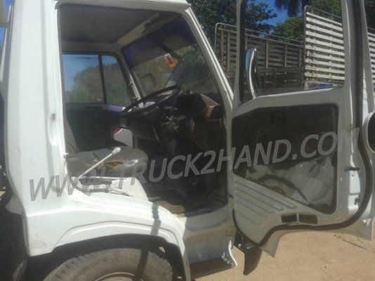 รถบรรทุก 6 ล้อดัมพ์ HINO   รุ่น FB112    ปีจดทะเบียน 2547