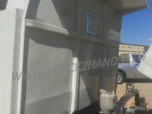 รถบรรทุก 6 ล้อดัมพ์ HINO   รุ่น FB112    ปีจดทะเบียน 2547