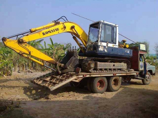 ขายแพ็คคู่ สิบล้อ เทนเลอร๋ เครื่อง EH700พ.เวอร์ +แบ็คโค ลPC100-3สภาพรถกำลังใช้งานอยู่ครับ ทะเบียนมี+เอกสารสัณญาซื้อขาย ครับท่าน