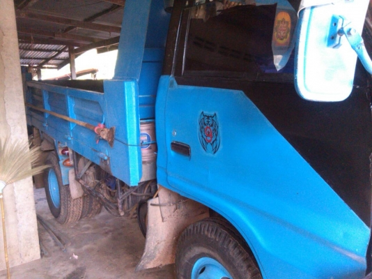 หกล้อ อีซูชุTL110แรงดั้ม3คิวสภาพสวยพร้อมใช้งาน เอกสารทะเบียนพร้อมโอน