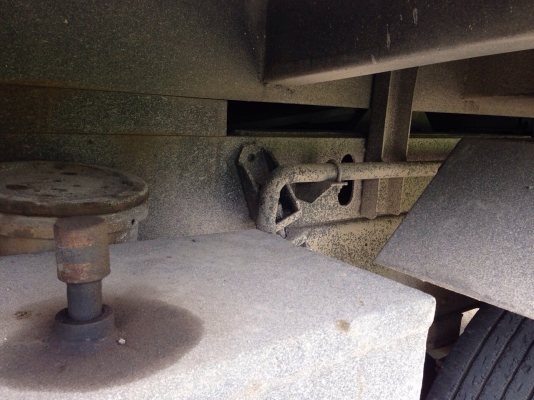 รถอีซูซุ 10 ล้อดั้ม 360 แรงม้า. ปี 57  ( ขายแม่ , ลูก )   สนใจติดต่อ  081 - 6079515