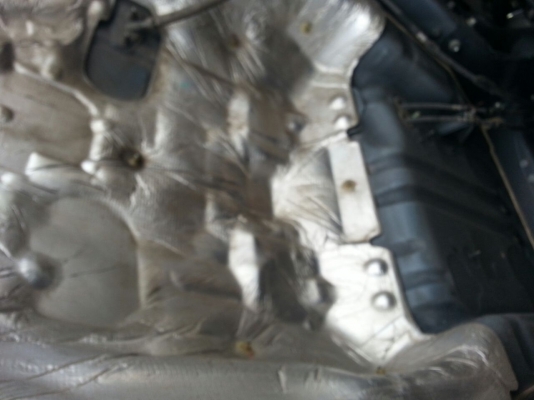 รถฮีโน่ 6 ล้อ ตู้แห้ง 150 แรงม้า. ปี 50  ( รถวิ่ง 1xx,xxx กม. )   สนใจติดต่อ  081 - 6079515